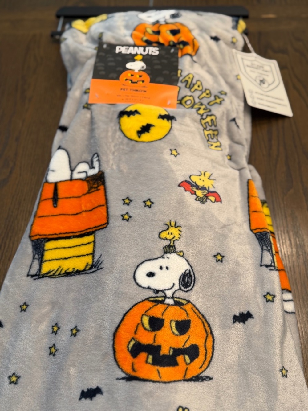 NWT - Peanuts Snoopy Halloween Pet Throw Blanket 60x70 Berkshire Gray